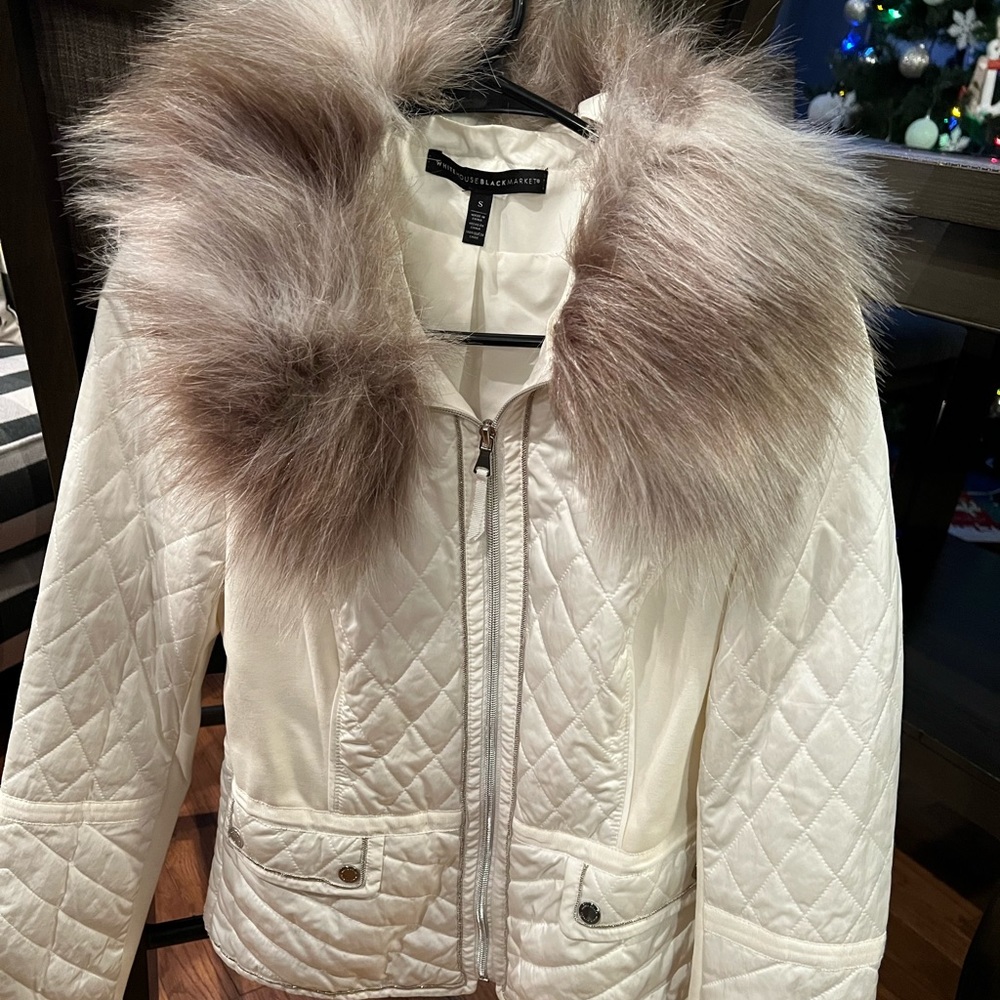 White House black market beautiful jacket with faux fur collar. NWOT. Size small